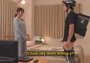 Con đĩ ngực to và vú to! Cái đầu to bằng ngực! Xoay eo và hông, lắc ngực, thủ dâm trên bồn cầu, âm hộ sạch sẽ và không có lông, cọ xát máy rung và rỉ ra chất lỏng màu trắng...
