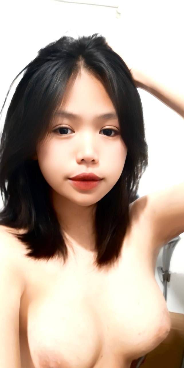 Nữ giáo viên vào nhà trọ dạy thêm cho cậu học trò sau giờ học