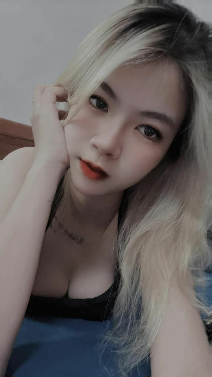Vụng trộm cùng chị bồi bàn xinh đẹp